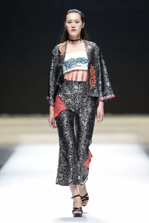 匠心織夢(mèng)，時(shí)尚啟航——泉州紡織服裝職業(yè)學(xué)院學(xué)生優(yōu)秀作品專場(chǎng)發(fā)布會(huì)圓滿落幕